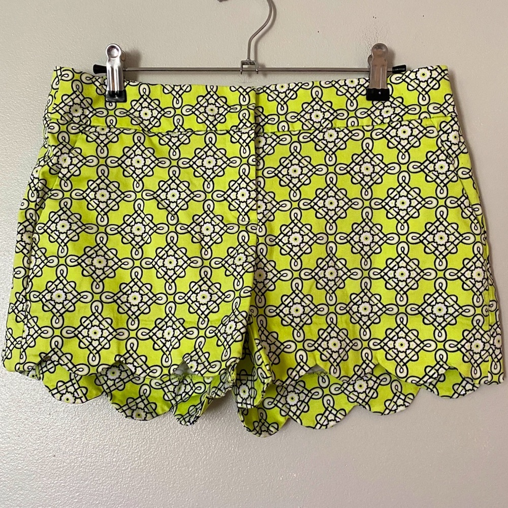 Crown & Ivy Sz 2 Lime Green Scalloped Hem Shorts